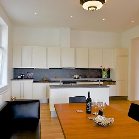 Kolonada Luxury 3 Bedroom Apartment Manes マリアーンスケー・ラーズニェ エクステリア 写真