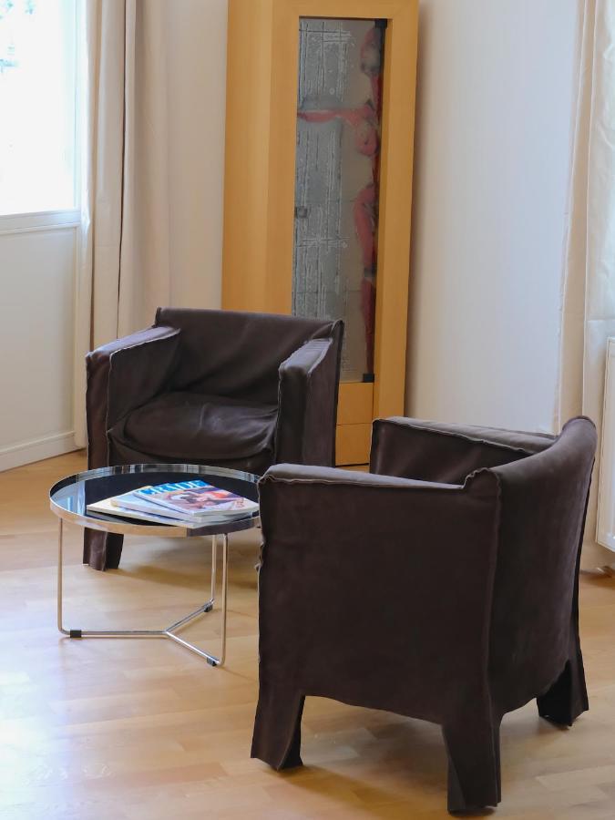 Kolonada Luxury 3 Bedroom Apartment Manes マリアーンスケー・ラーズニェ エクステリア 写真