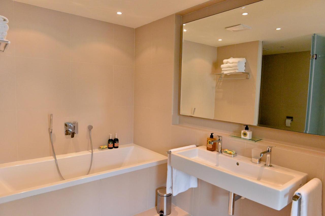 Kolonada Luxury 3 Bedroom Apartment Manes マリアーンスケー・ラーズニェ エクステリア 写真