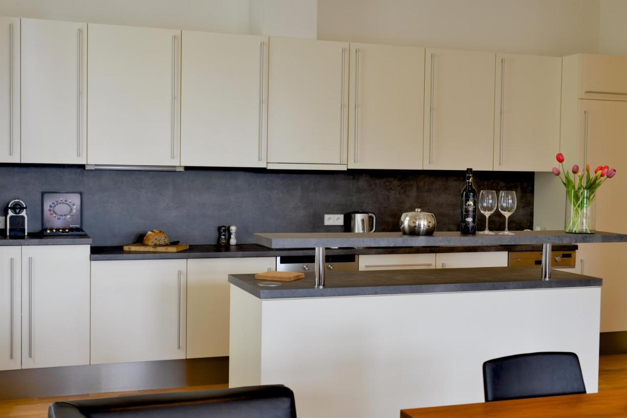 Kolonada Luxury 3 Bedroom Apartment Manes マリアーンスケー・ラーズニェ エクステリア 写真