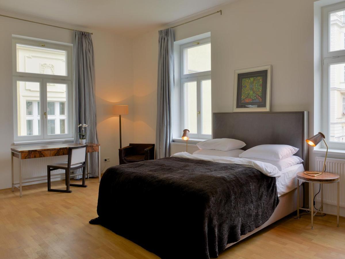 Kolonada Luxury 3 Bedroom Apartment Manes マリアーンスケー・ラーズニェ エクステリア 写真