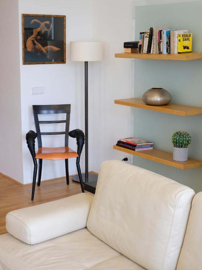 Kolonada Luxury 3 Bedroom Apartment Manes マリアーンスケー・ラーズニェ エクステリア 写真