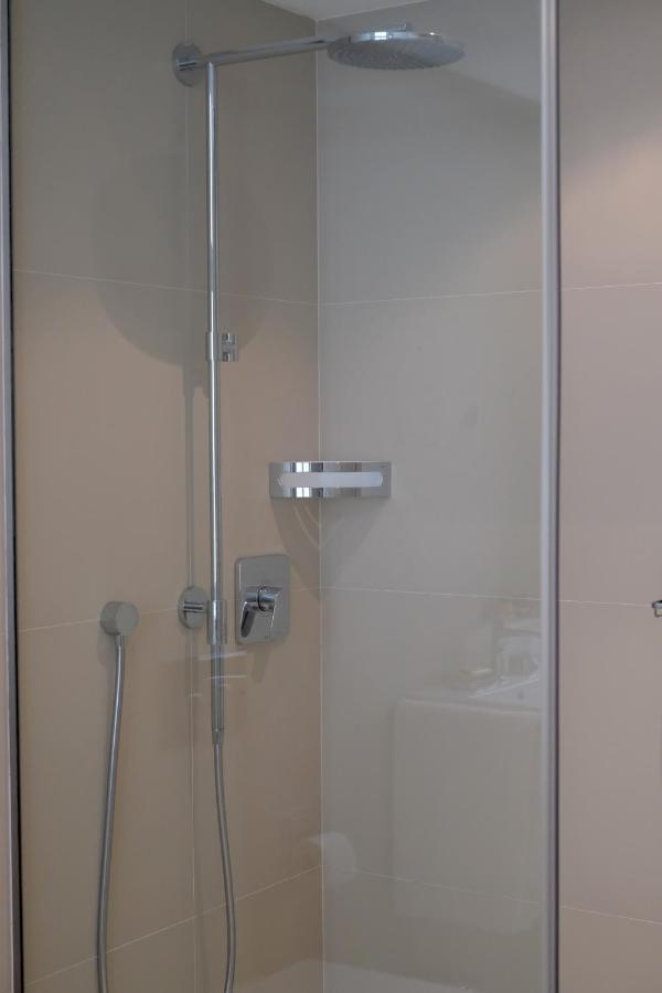 Kolonada Luxury 3 Bedroom Apartment Manes マリアーンスケー・ラーズニェ エクステリア 写真