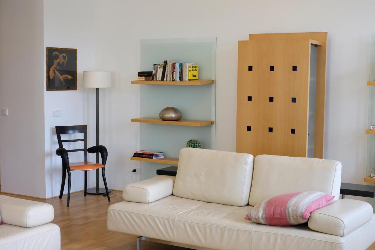 Kolonada Luxury 3 Bedroom Apartment Manes マリアーンスケー・ラーズニェ エクステリア 写真