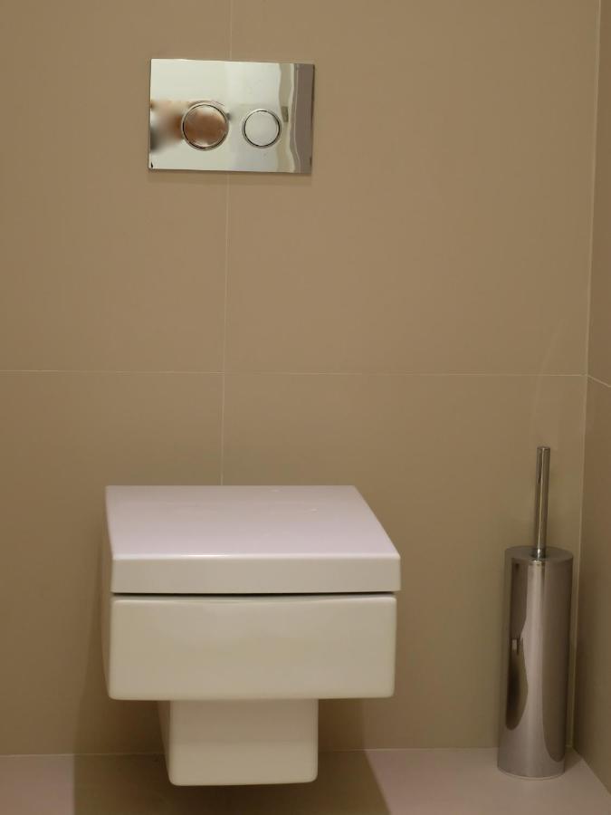 Kolonada Luxury 3 Bedroom Apartment Manes マリアーンスケー・ラーズニェ エクステリア 写真