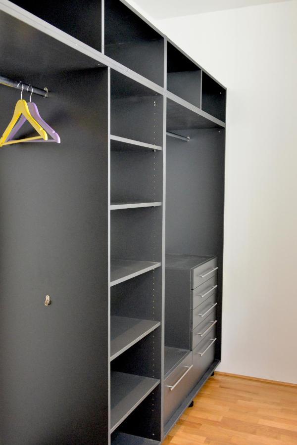 Kolonada Luxury 3 Bedroom Apartment Manes マリアーンスケー・ラーズニェ エクステリア 写真